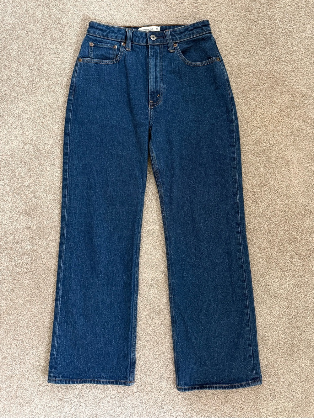 Abercrombie The 90’s Relaxed High Rise Jean Curve Love